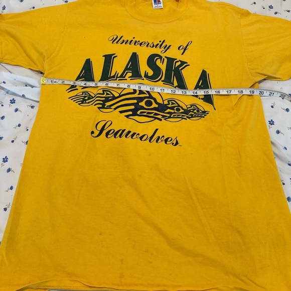 Vintage 90’s University Of Alaska Sz: L Russel athletic Yellow Graphic Tee. - Picture 4 of 7